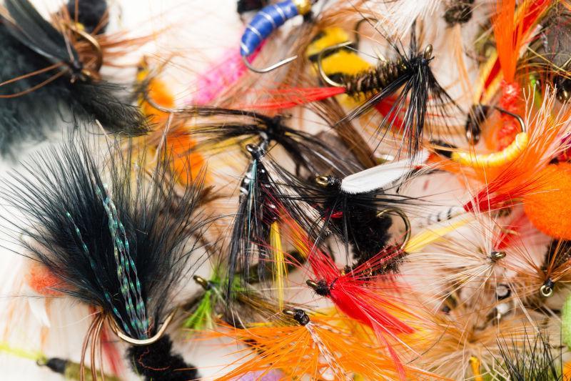 彩色羽毛制作的渔具