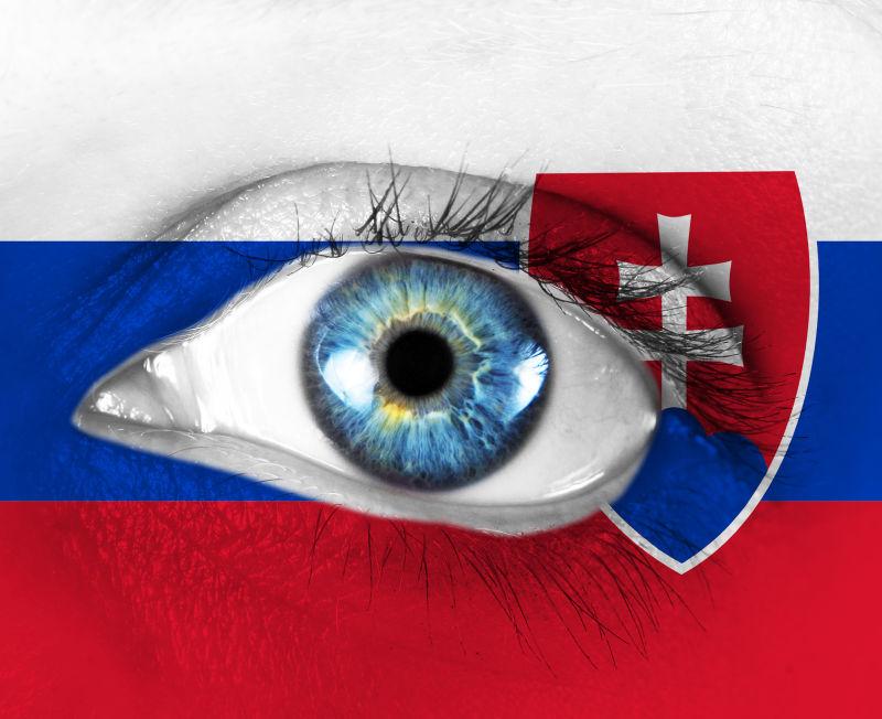 眼睛和周围的白色蓝色红色皮肤的创意