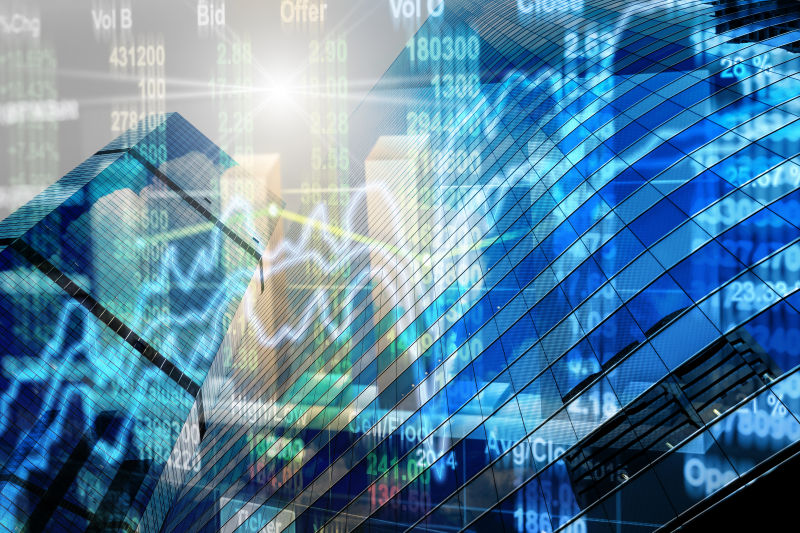 摩天大楼背景上的虚拟数据图