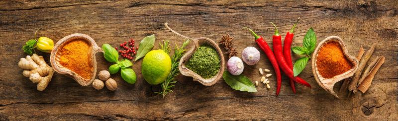 各种草药和香料调味料