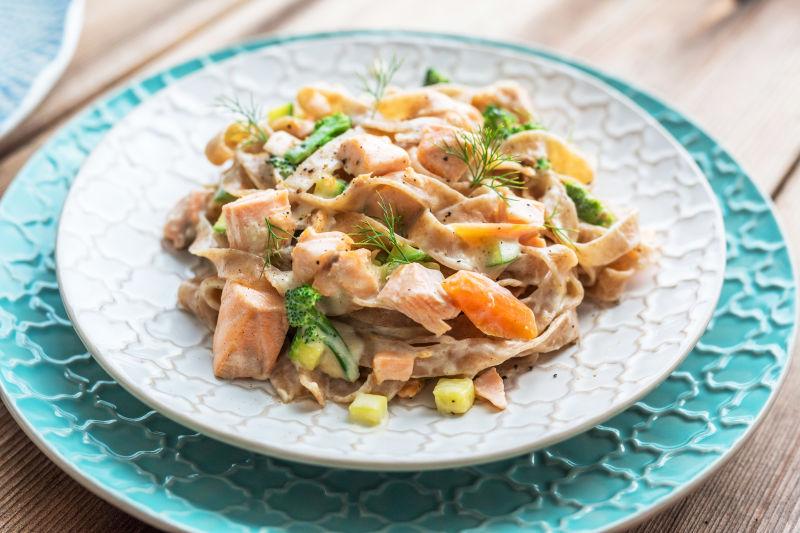 美味的鲑鱼意面