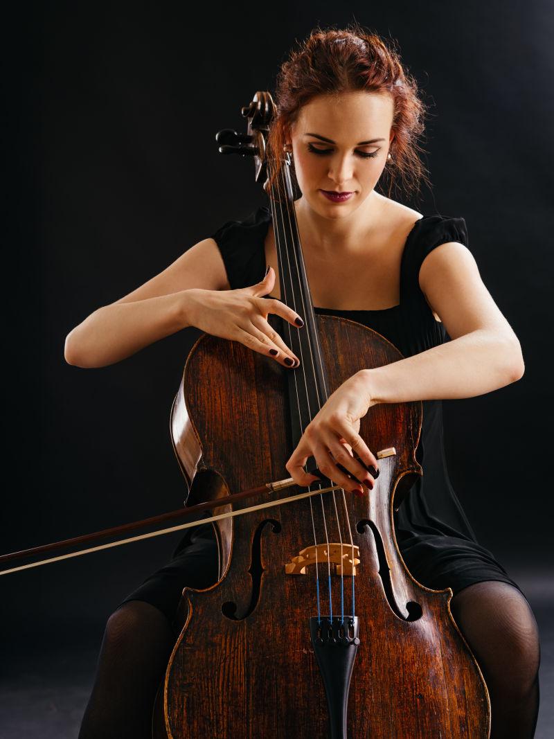 大提琴艺术照图片