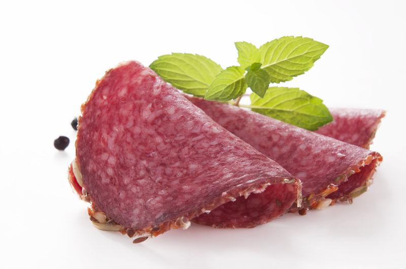 意大利腊肠和叶子