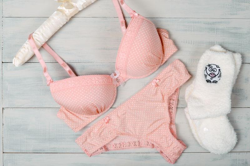 粉色蕾丝内衣女式内衣