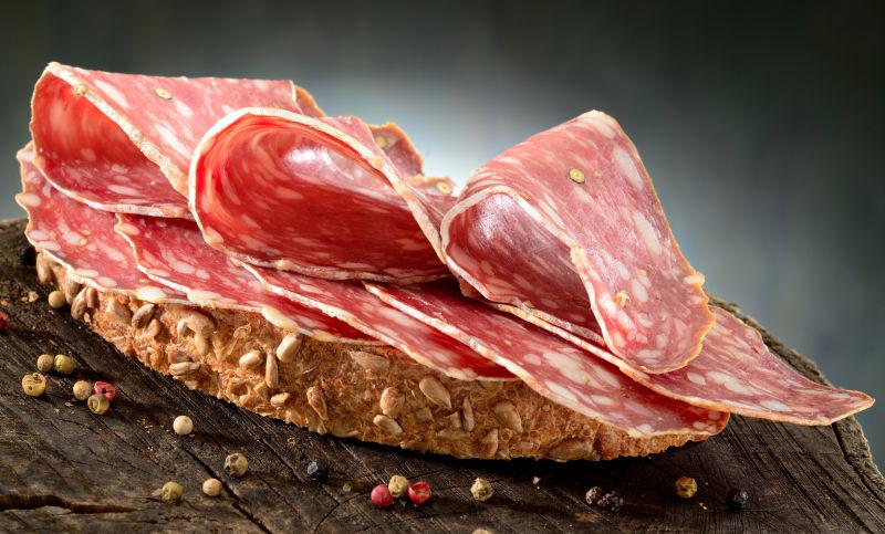 萨拉米开三明治