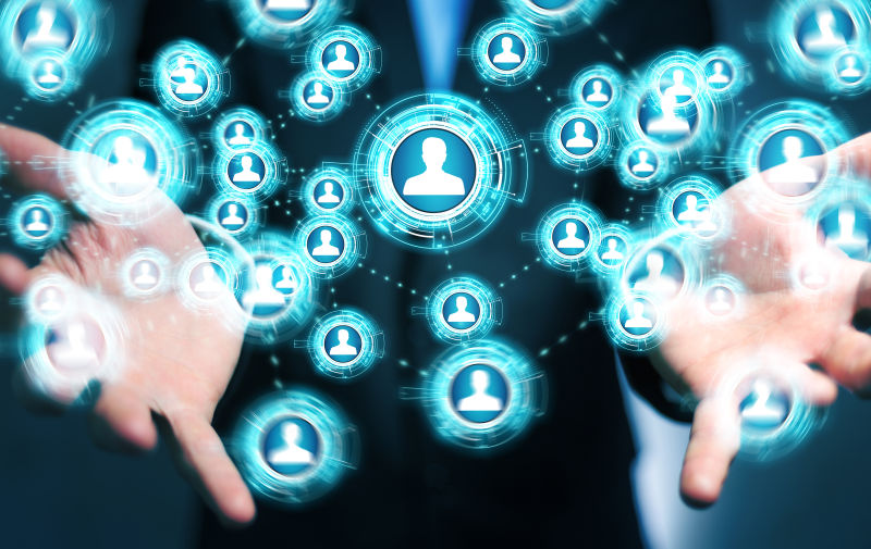 商人双手上的社交概念