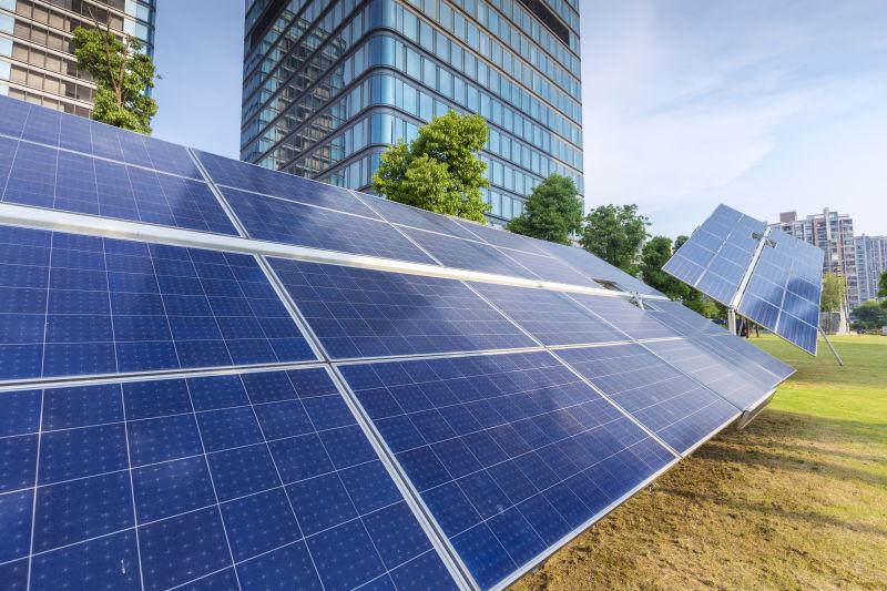 大厦楼下额太阳能发电板