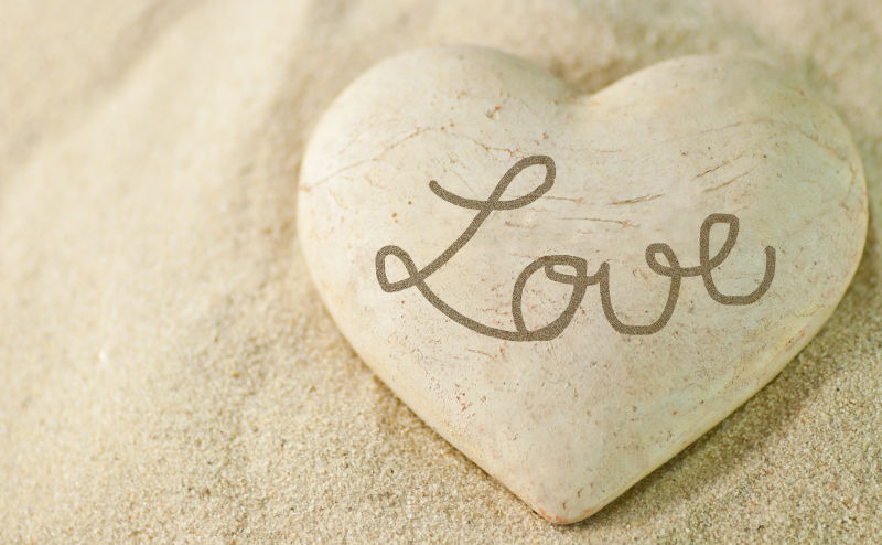 鹅软石上爱情的概念