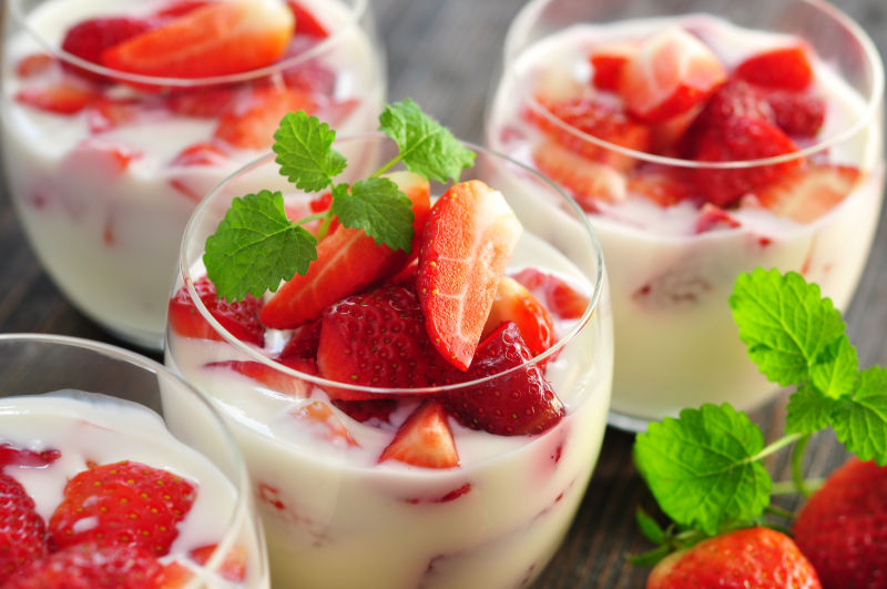 草莓薄荷酸奶