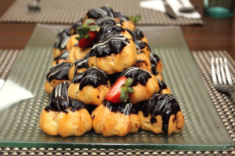 食品桌上热巧克力软糖