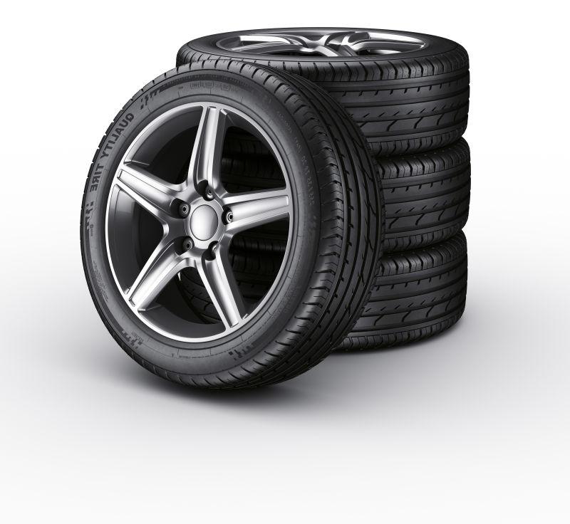 白色背景下4轮胎