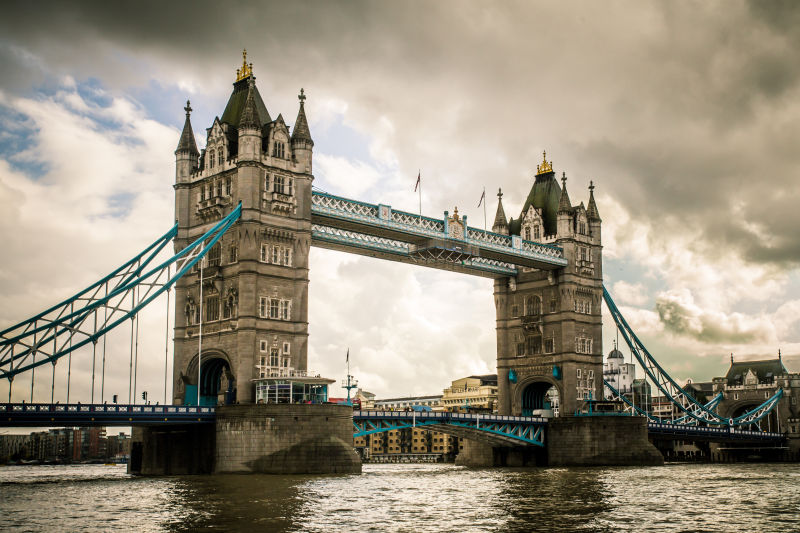 伦敦塔桥在英国