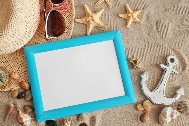 沙质背景下海洋符号与空白蓝边相框