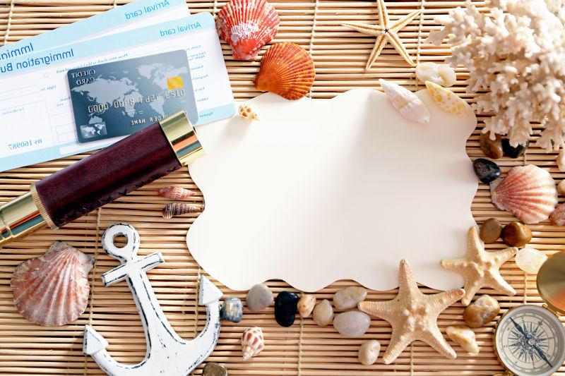 竹席上的海洋符号和空白纸