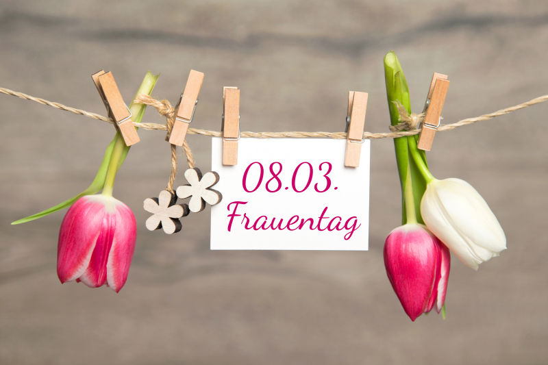 八月三号妇女节快乐