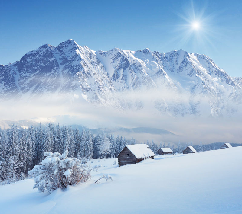 有茅屋的山谷里图片 冬季雪山背景景色素材 高清图片 摄影照片 寻图免费打包下载