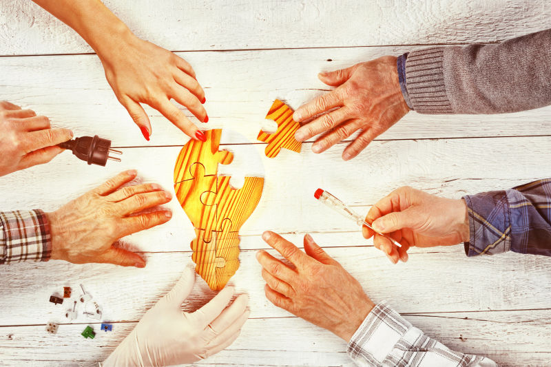 灯泡拼图和商业想法