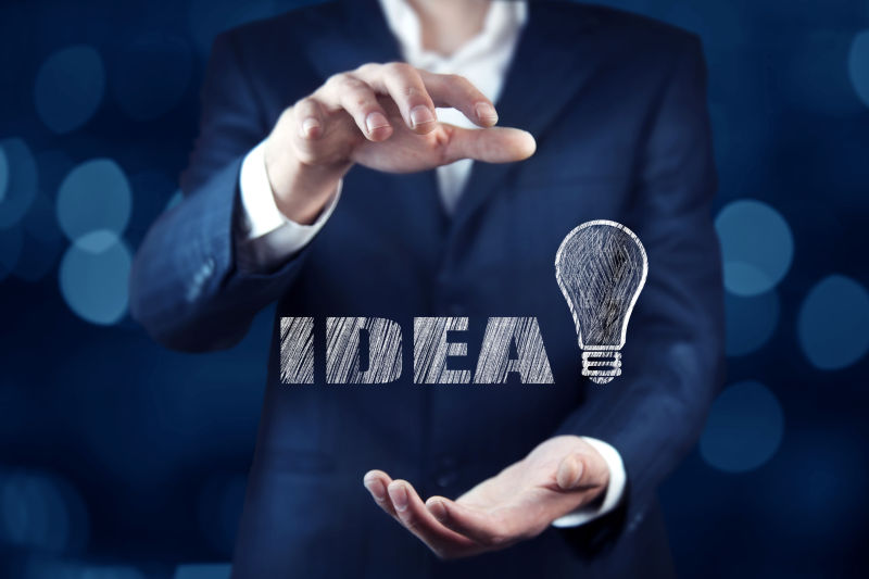 商人手掌中的灵感创意