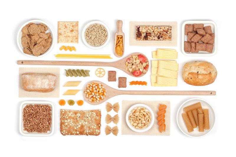 摆放整齐的各种谷物