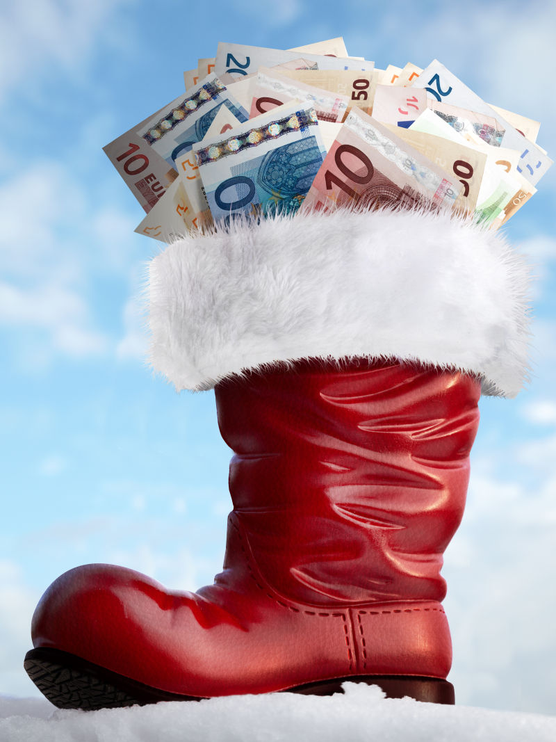 红色靴子里装满了钱