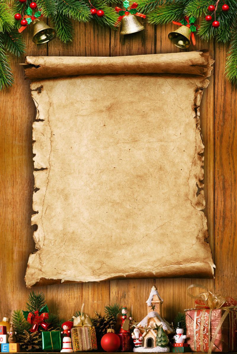 木制背景上的自制圣诞装饰