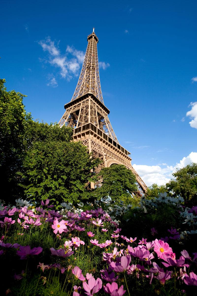 山上的埃菲尔铁塔