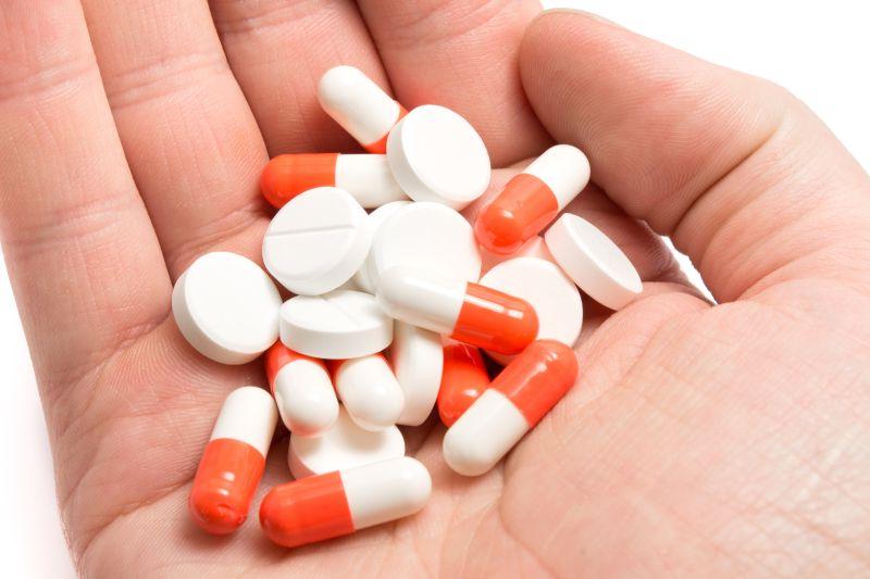 手里的各种药物