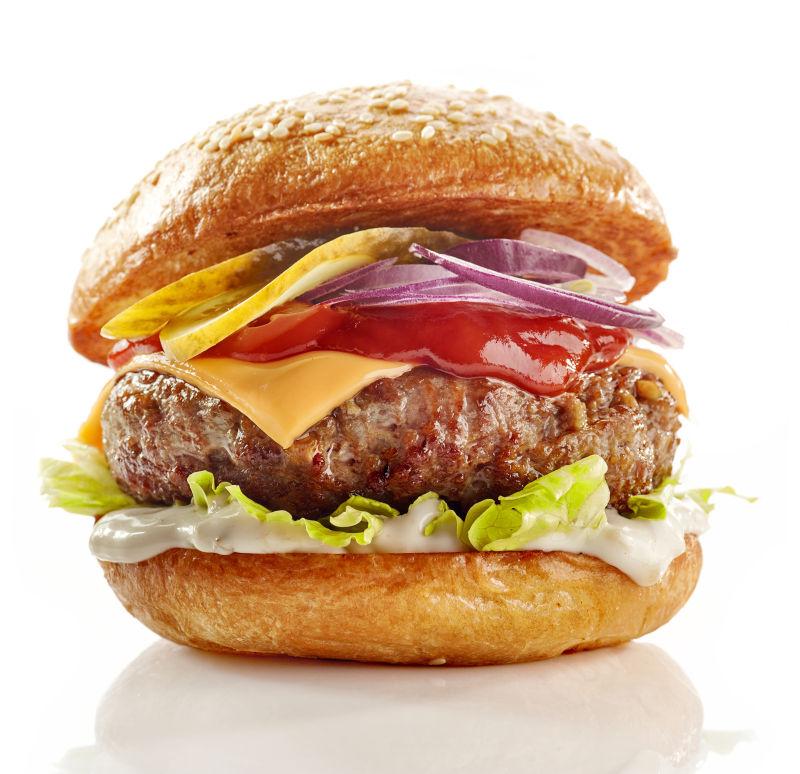 白色背景下的新鲜美味的汉堡