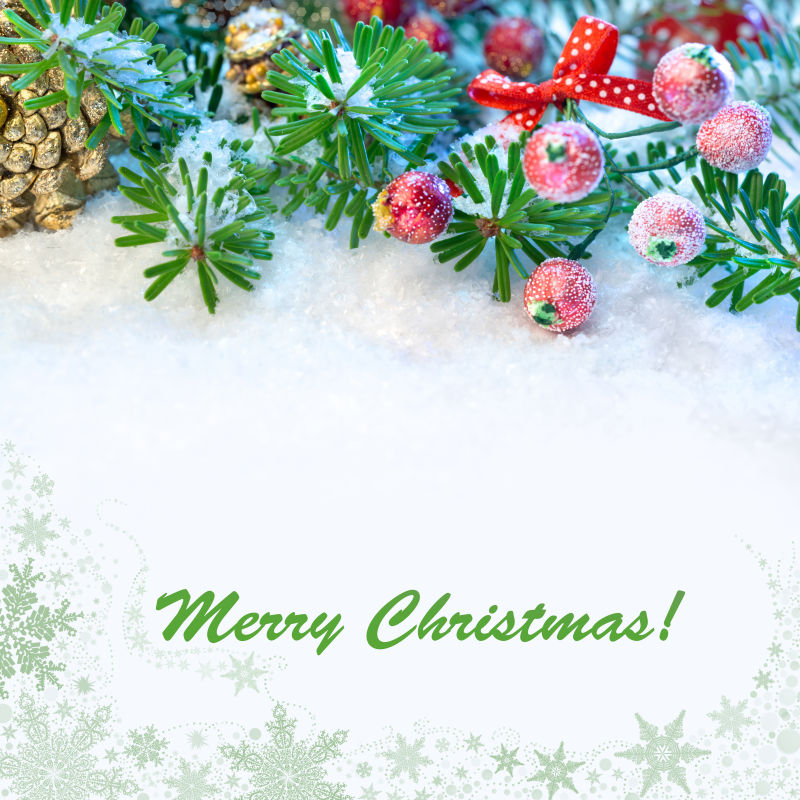 雪花背景上的圣诞装饰