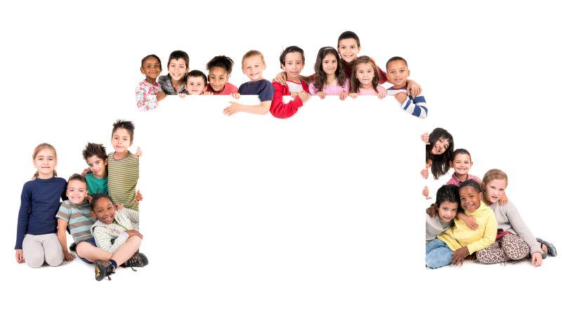 白色背景下一群快乐的孩子