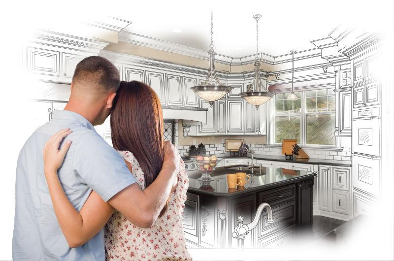 年轻的军人夫妇期待着定制厨房的设计