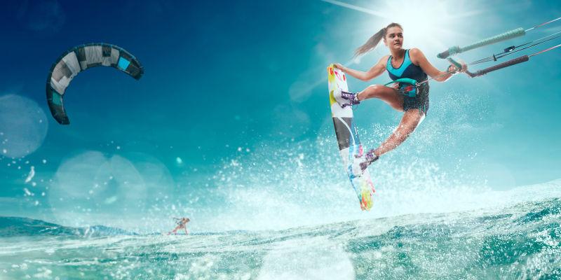 女性风筝冲浪者图片 碧绿海上的女性风筝冲浪者素材 高清图片 摄影照片 寻图免费打包下载