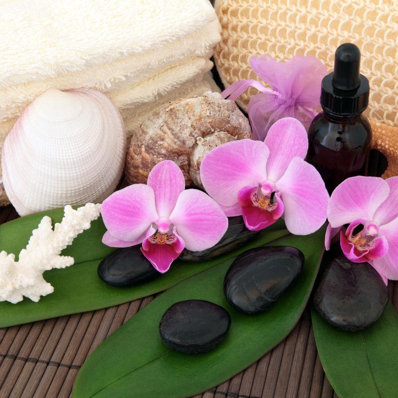 凉席上的spa用品