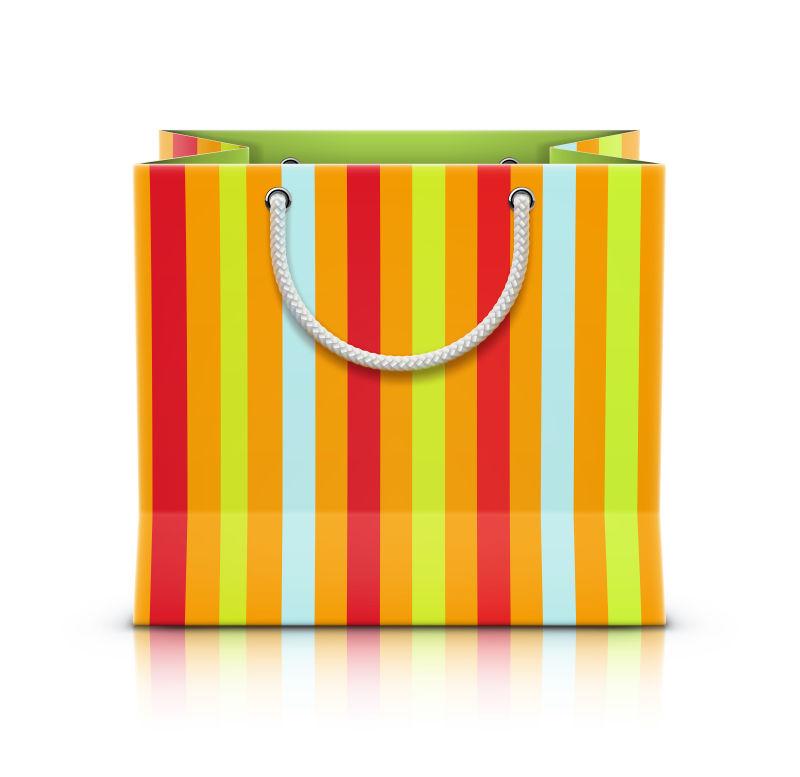 白色背景上彩色的纸质购物袋
