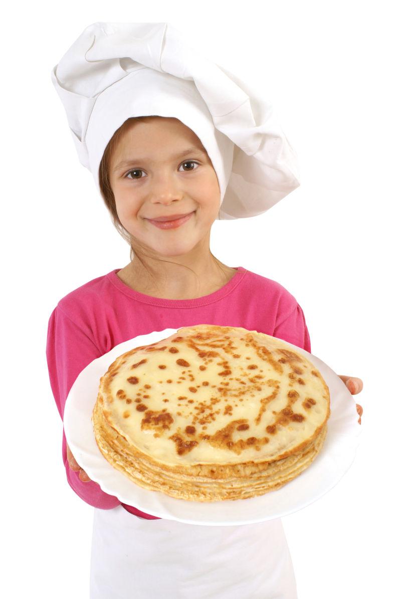 白色背景上薄饼女孩