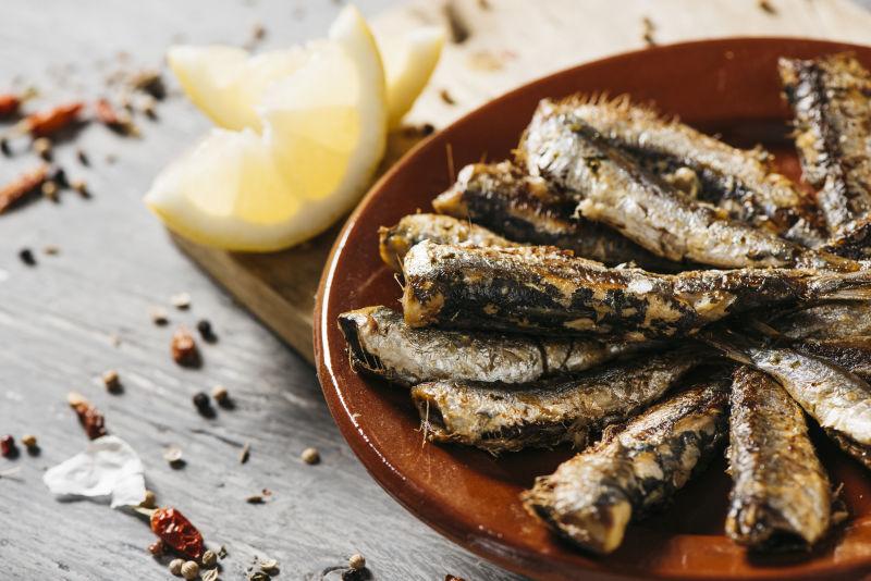 柠檬炒沙丁鱼