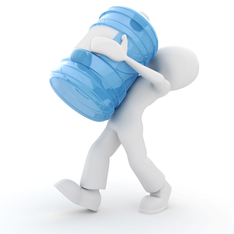 抱着水桶的3D白色男子
