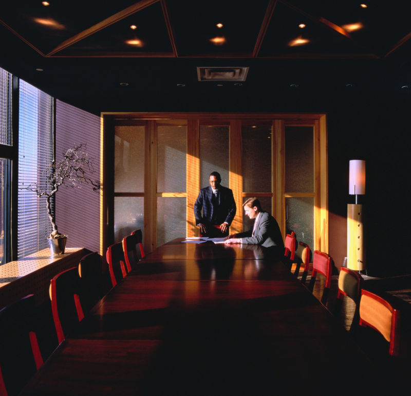 会议中的两位商人