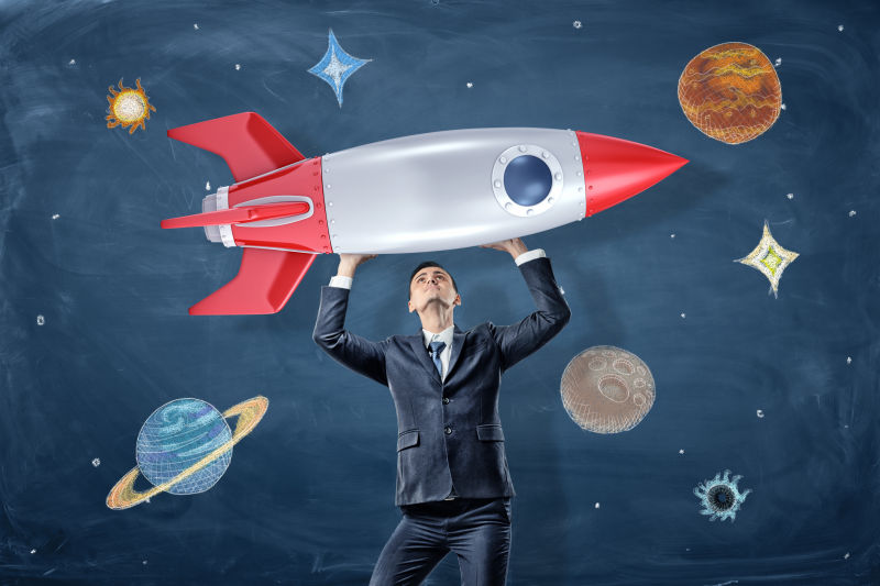 扛着火箭的男人