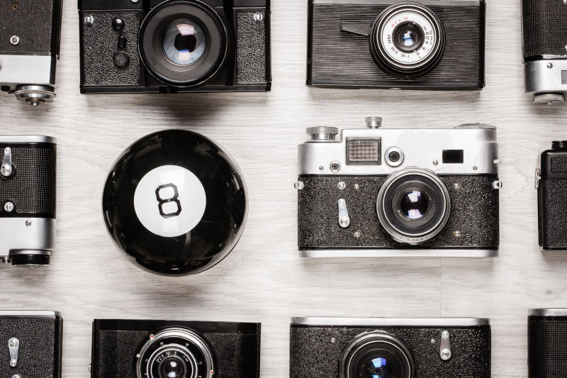 不同款式的相机