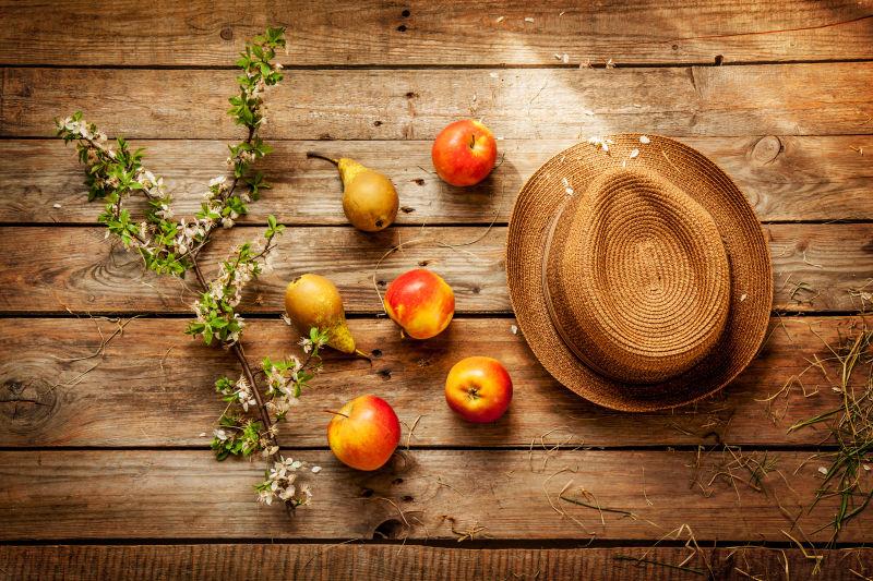 从上面捕捉到的古朴的原始木材