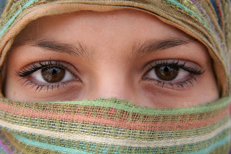 阿拉伯人眼睛颜色图片