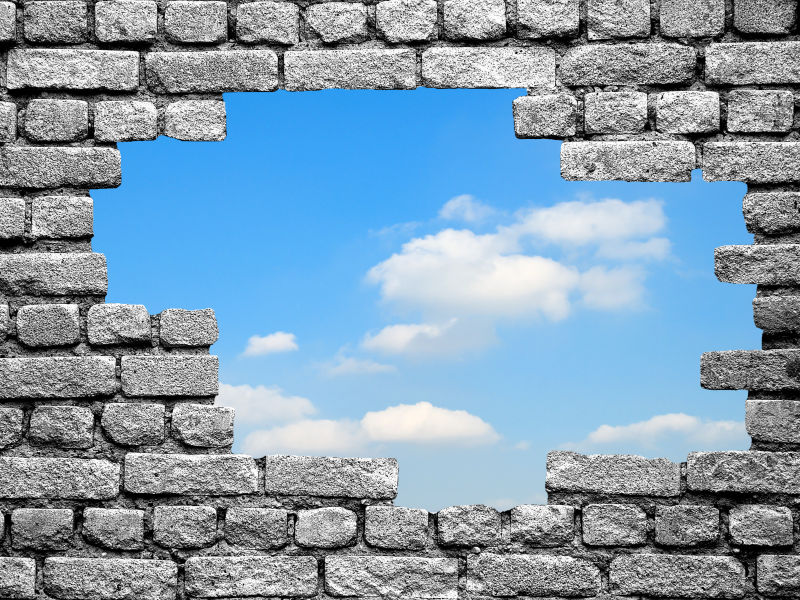 墙上有一个天空洞