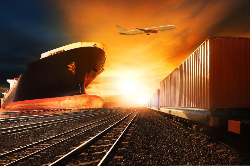 集装箱列车货运飞机和商船