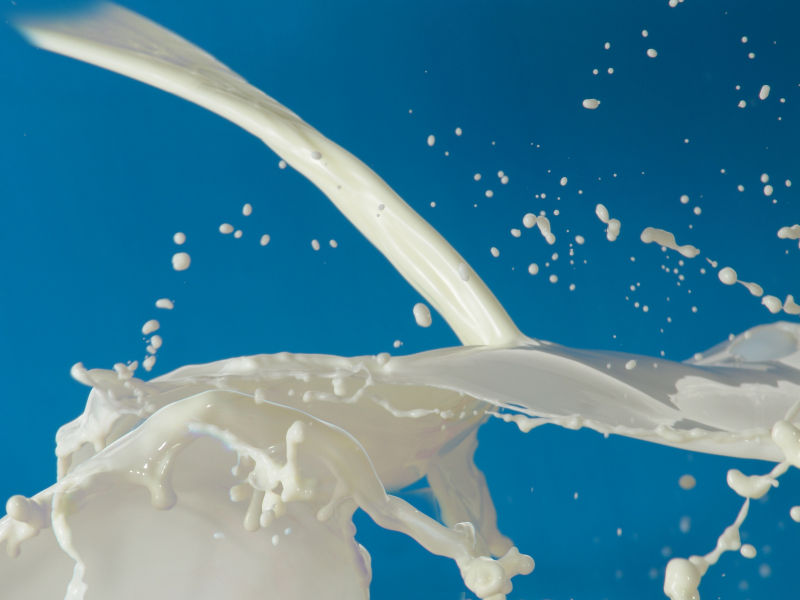 牛奶飞溅