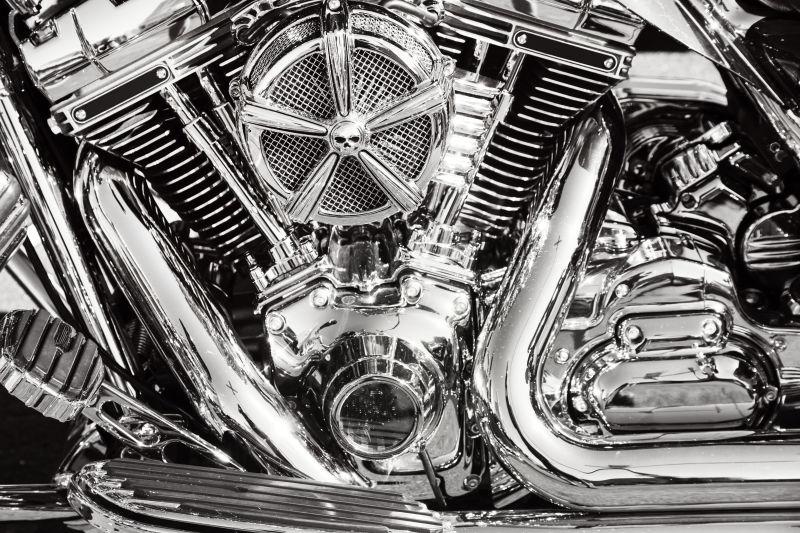 白色金属摩托车