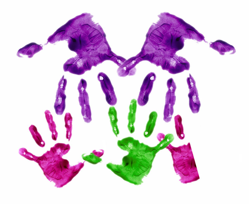 白色背景中的手印