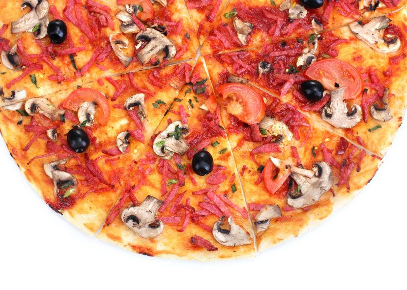 蔬菜和意大利香肠披萨饼