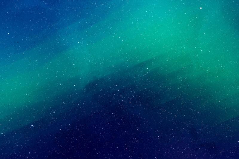 有深蓝绿光的宇宙