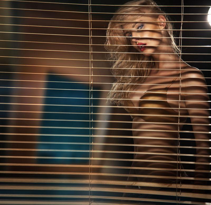 金发美人的画像